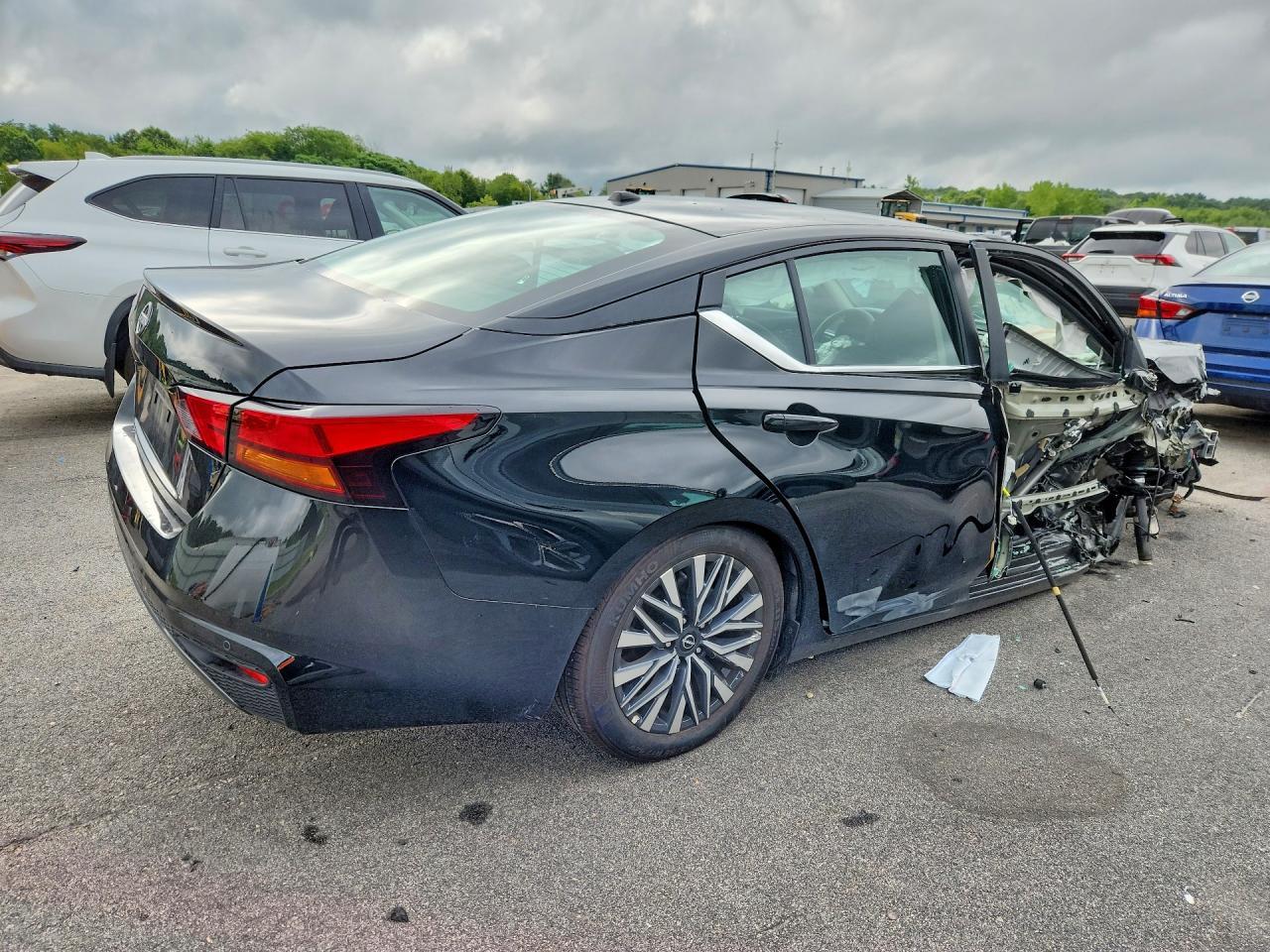 2026 Nissan Altima Sv - zdjęcie 3