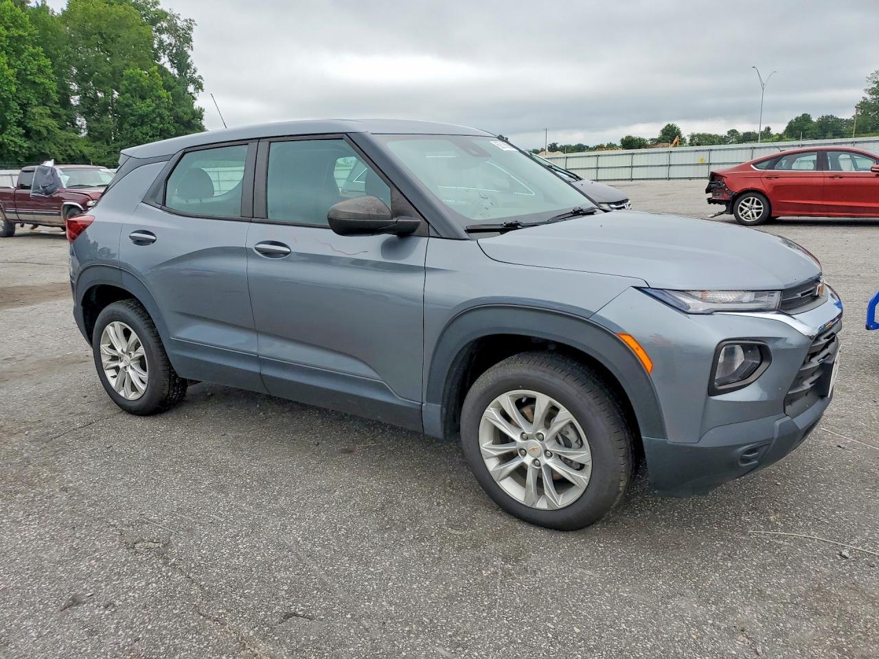 2021 Chevrolet Trailblazer Ls - zdjęcie 4