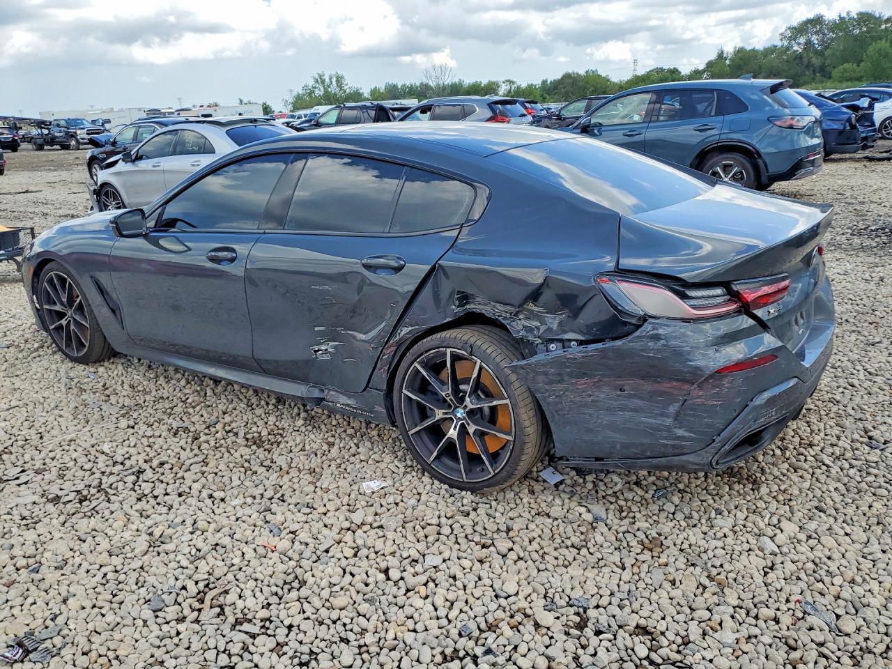 2022 BMW Seria 8 M850i - zdjęcie 2