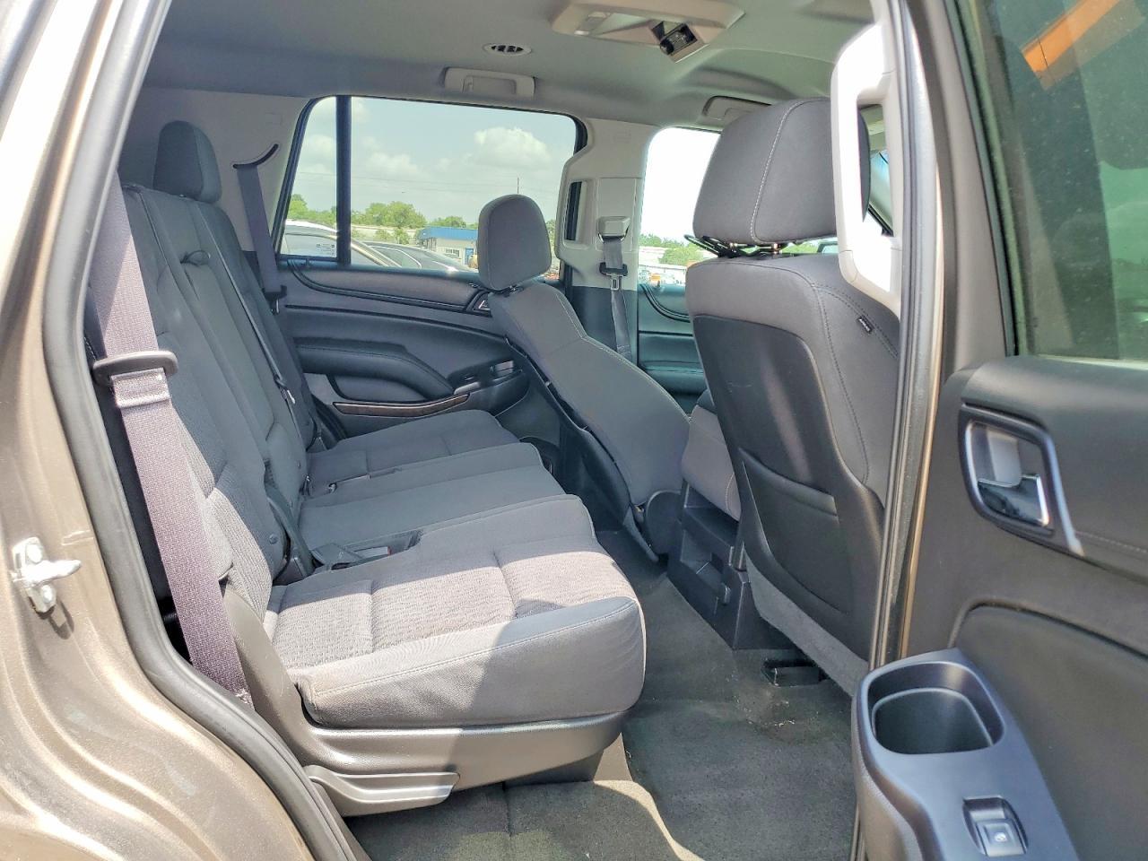 2015 Chevrolet Tahoe C1500 Ls - zdjęcie 11