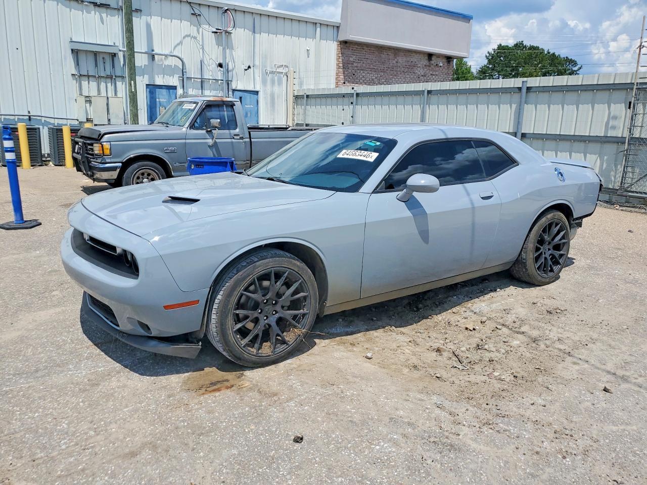 2021 Dodge Challenger Sxt - zdjęcie główne