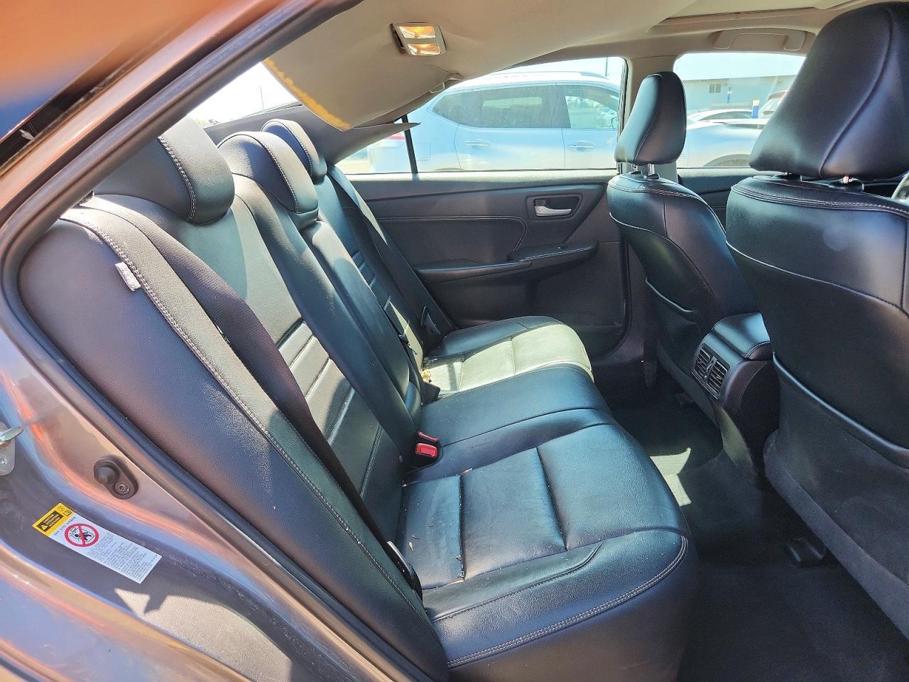 2016 Toyota Camry Xle - zdjęcie 10