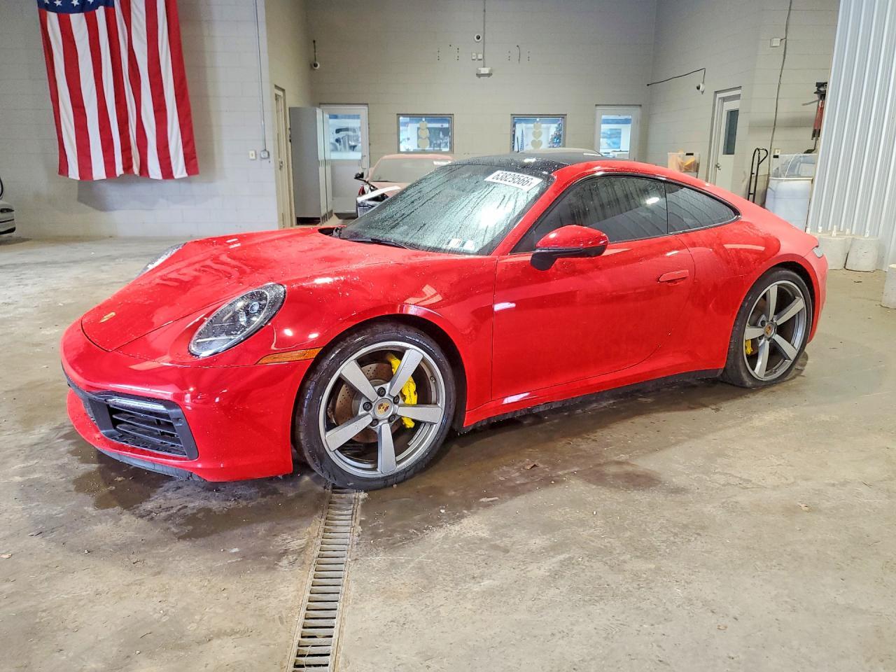 2021 Porsche 911 Carrera - zdjęcie główne
