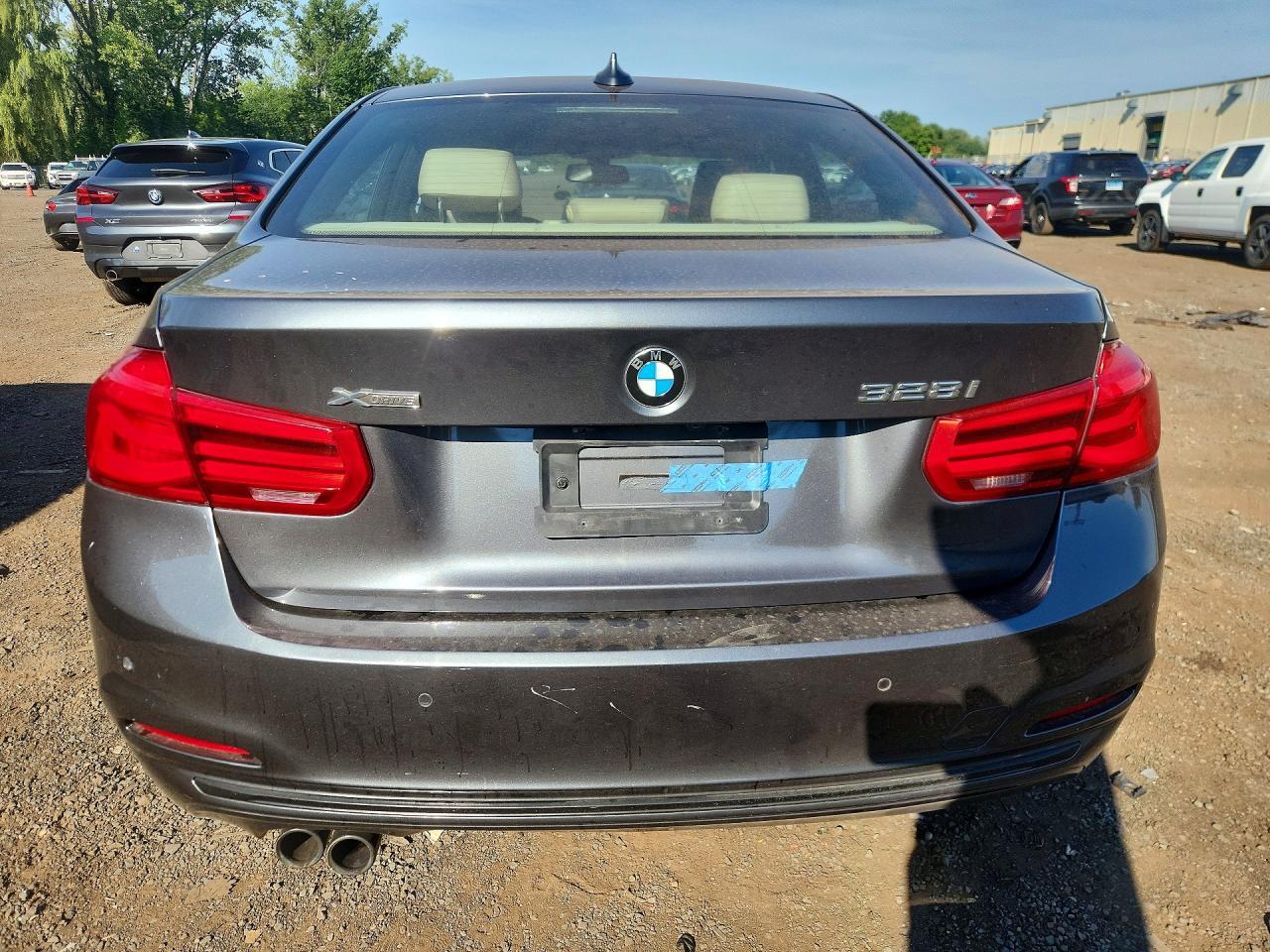 2016 BMW Seria 3 328i - zdjęcie 6