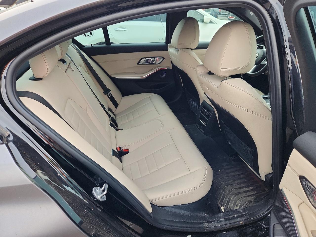 2021 BMW 330I - zdjęcie 10