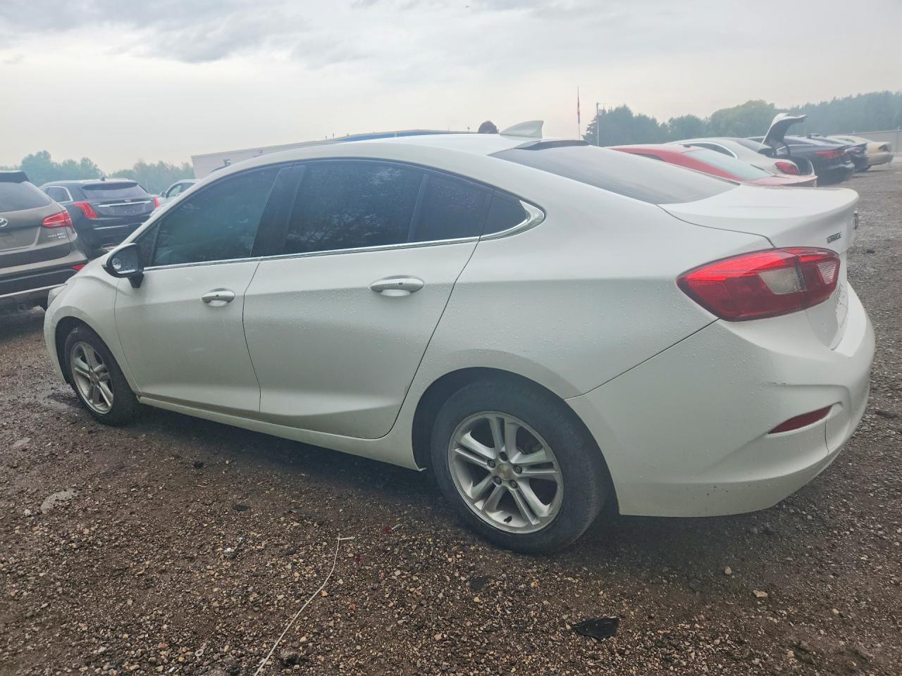 2018 Chevrolet Cruze Lt - zdjęcie 2