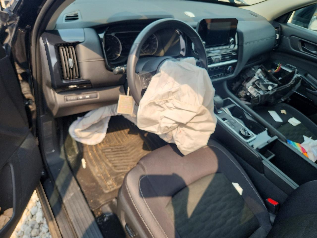 2023 Nissan Pathfinder Sv - zdjęcie 8