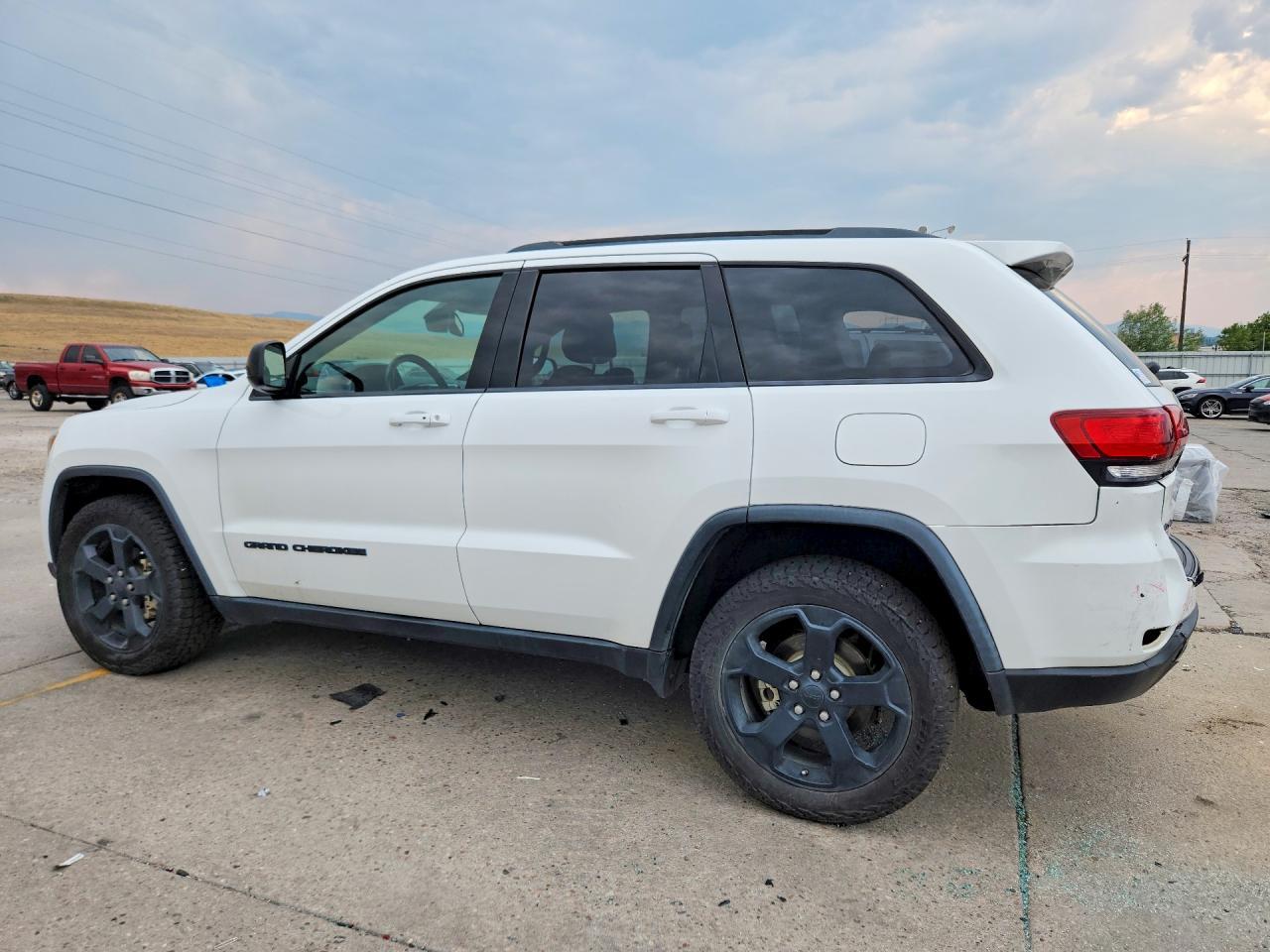 2018 Jeep Grand Cherokee Laredo - zdjęcie 2