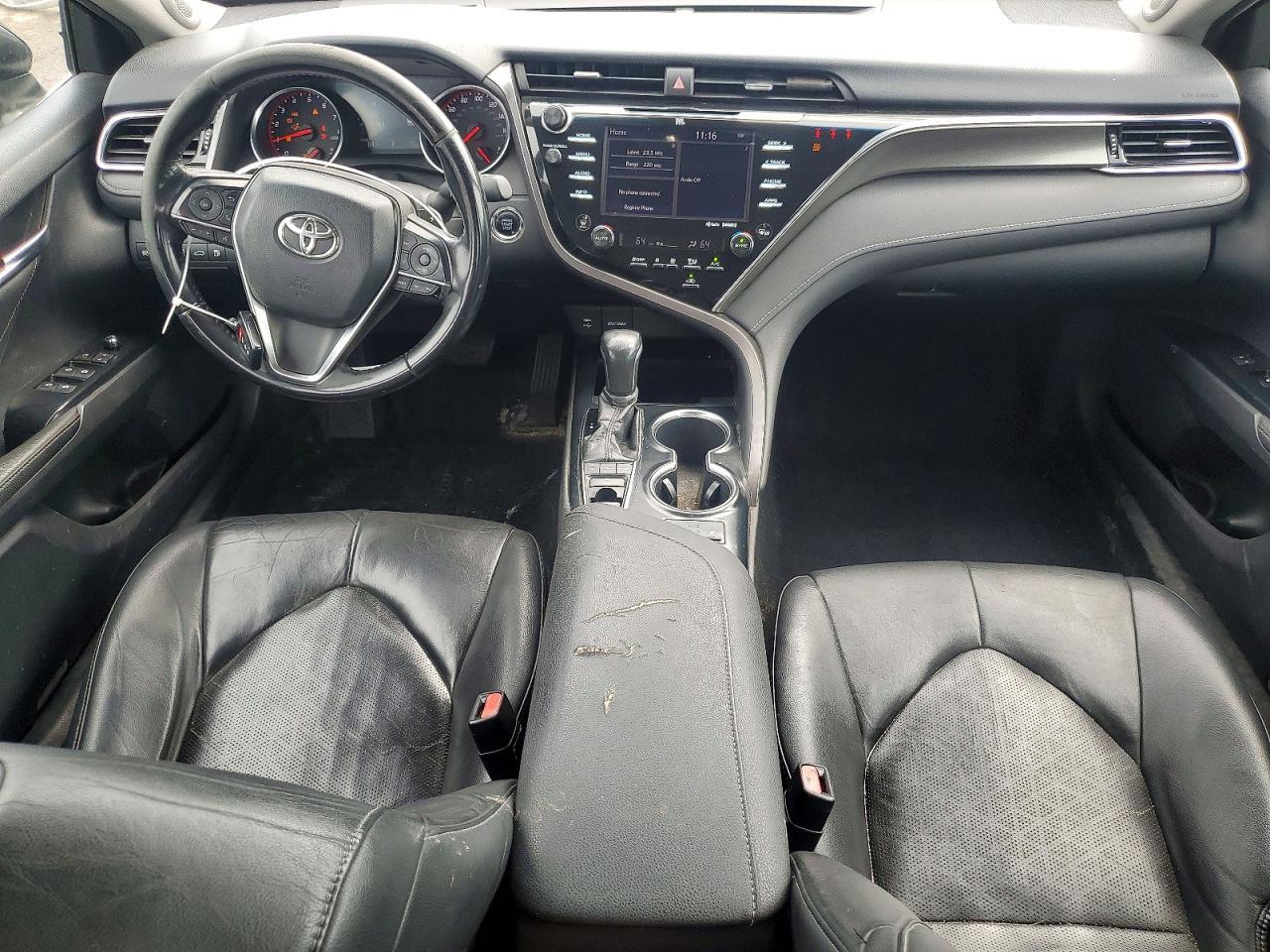 2018 Toyota Camry Xse - zdjęcie 8