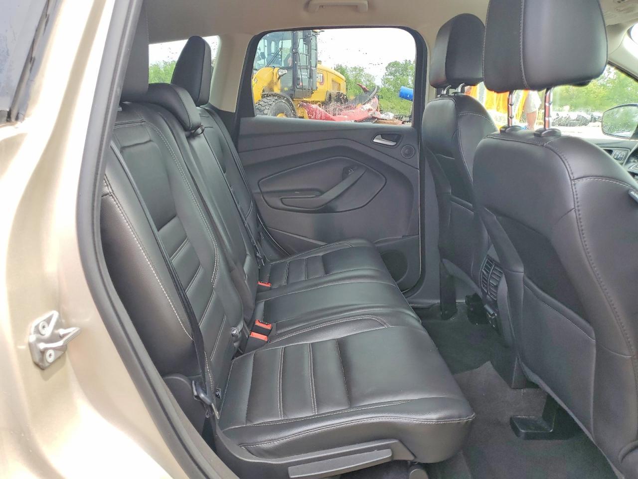 2017 Ford Escape Titanium - zdjęcie 11