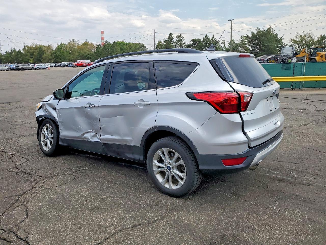 2019 Ford Escape Sel - zdjęcie 2