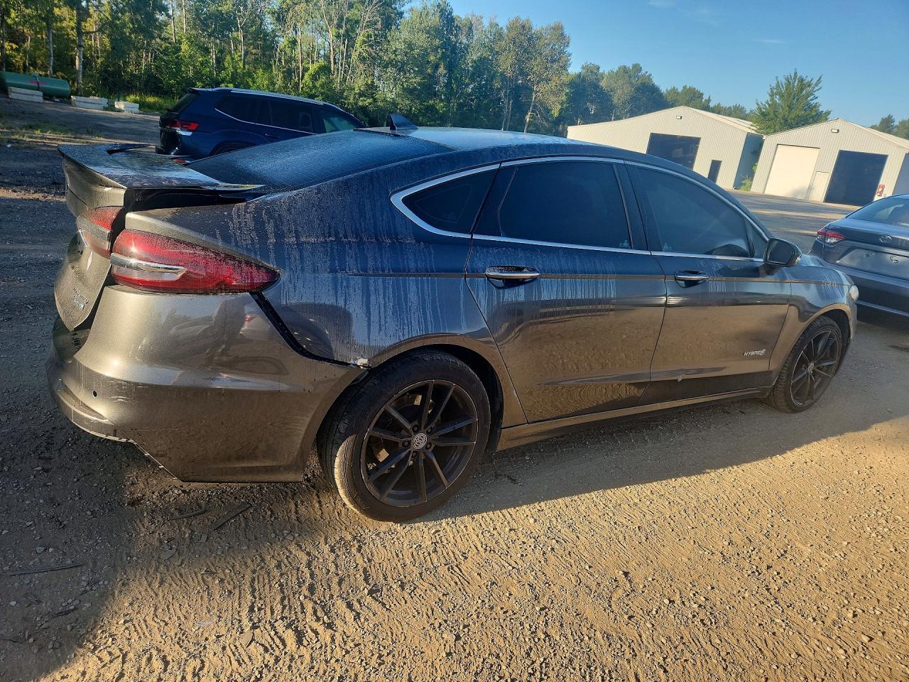 2019 Ford Fusion Titanium - zdjęcie 3