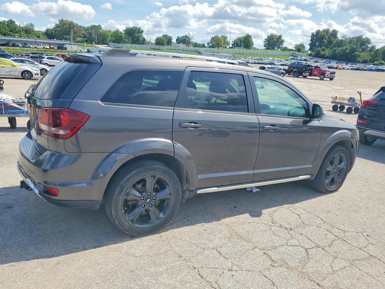 2018 Dodge Journey Crossroad - zdjęcie 3
