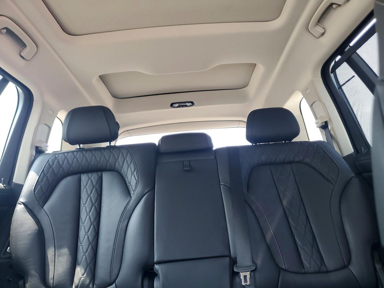 2019 BMW X7 xDrive50I - zdjęcie 10
