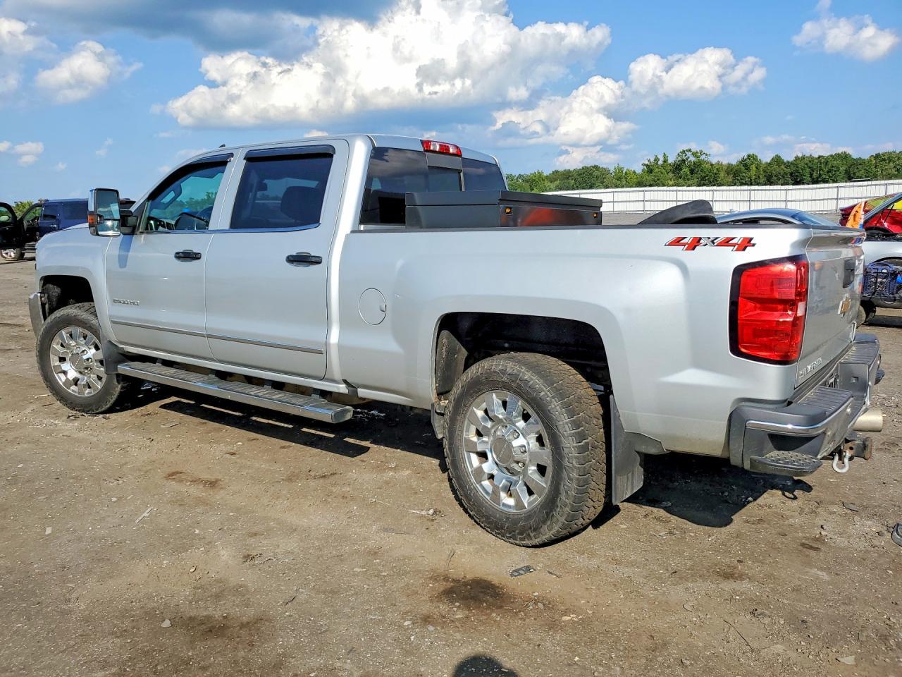 2019 Chevrolet Silverado K2500 Heavy Duty Ltz - zdjęcie 2