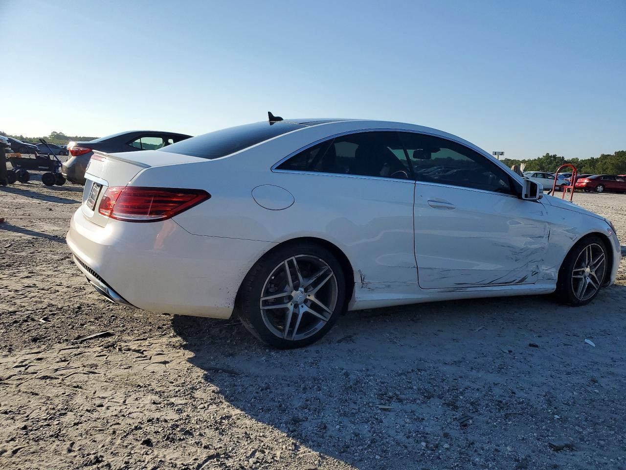 2016 Mercedes-Benz E 400 - zdjęcie 3