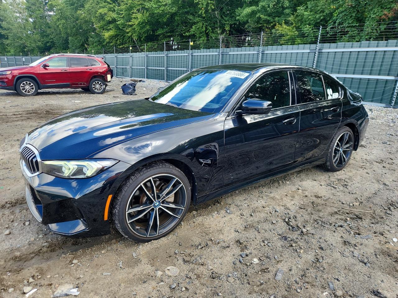 2023 BMW 330Xe - zdjęcie główne
