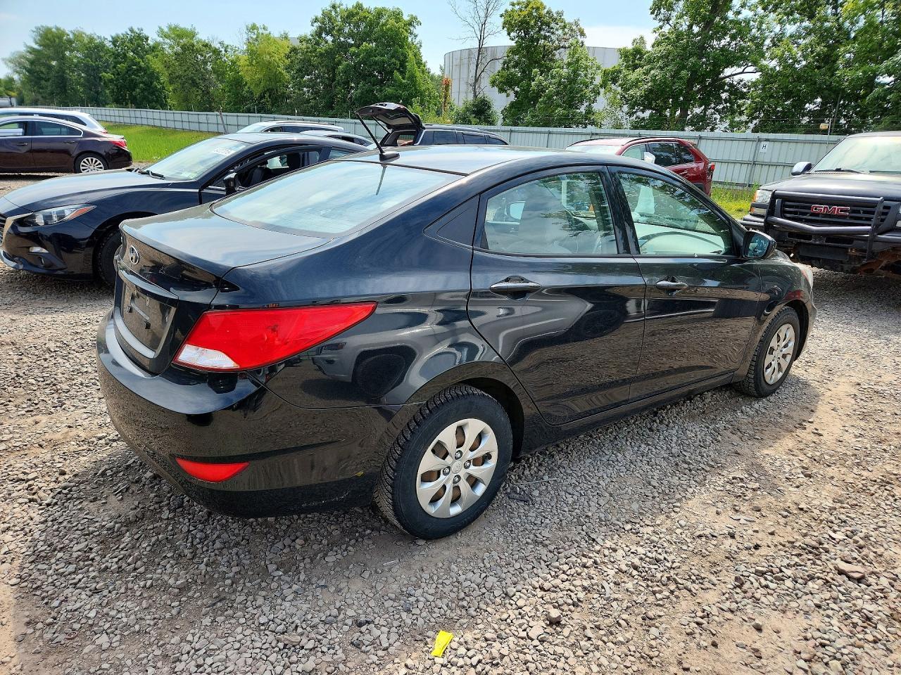 2017 Hyundai Accent Se - zdjęcie 3