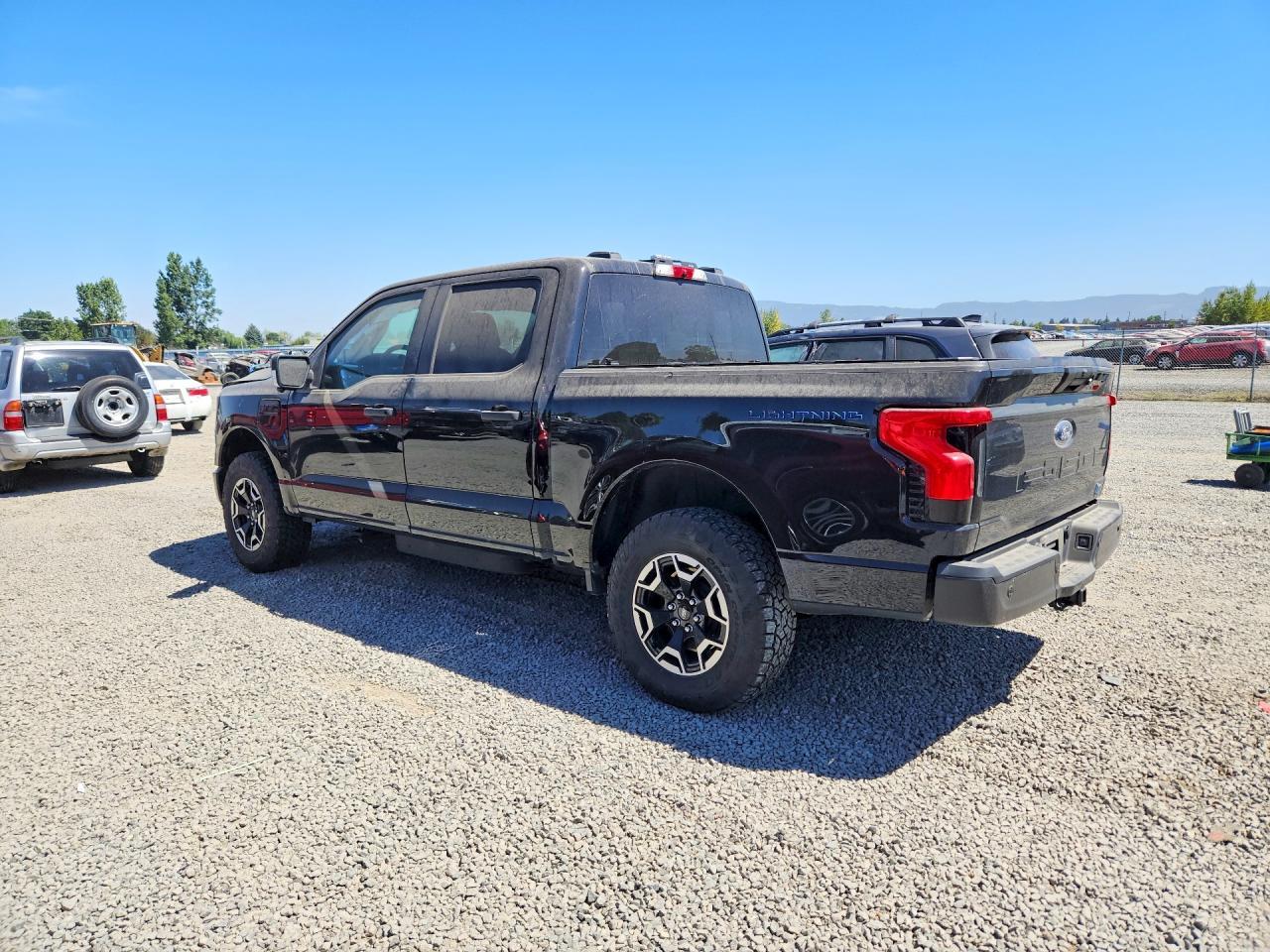 2023 Ford F150 Lightning Pro - zdjęcie 2