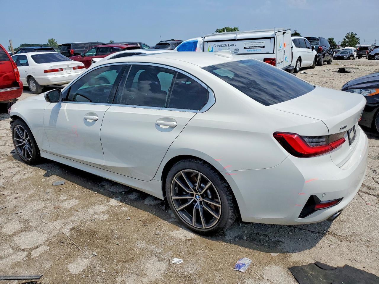 2020 BMW Seria 3 330i - zdjęcie 2