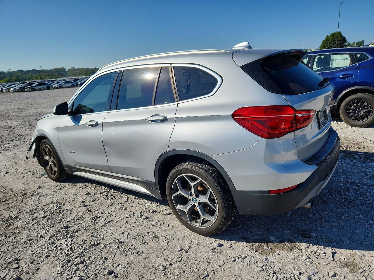 2018 BMW X1 xDrive28I - zdjęcie 2