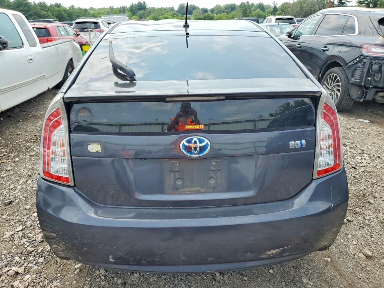 2015 Toyota Prius Two - zdjęcie 6