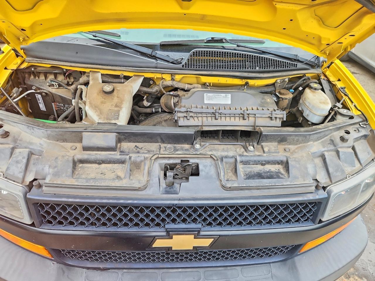 2020 Chevrolet Express G2500 - zdjęcie 11