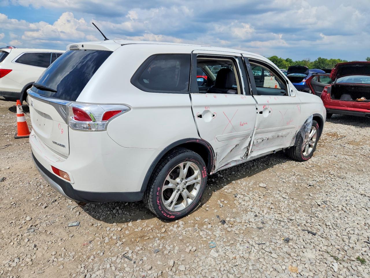 2015 Mitsubishi Outlander Se - zdjęcie 3