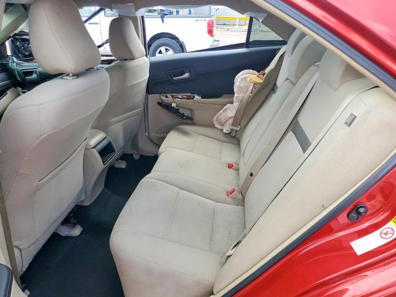 2014 Toyota Camry Le - zdjęcie 10