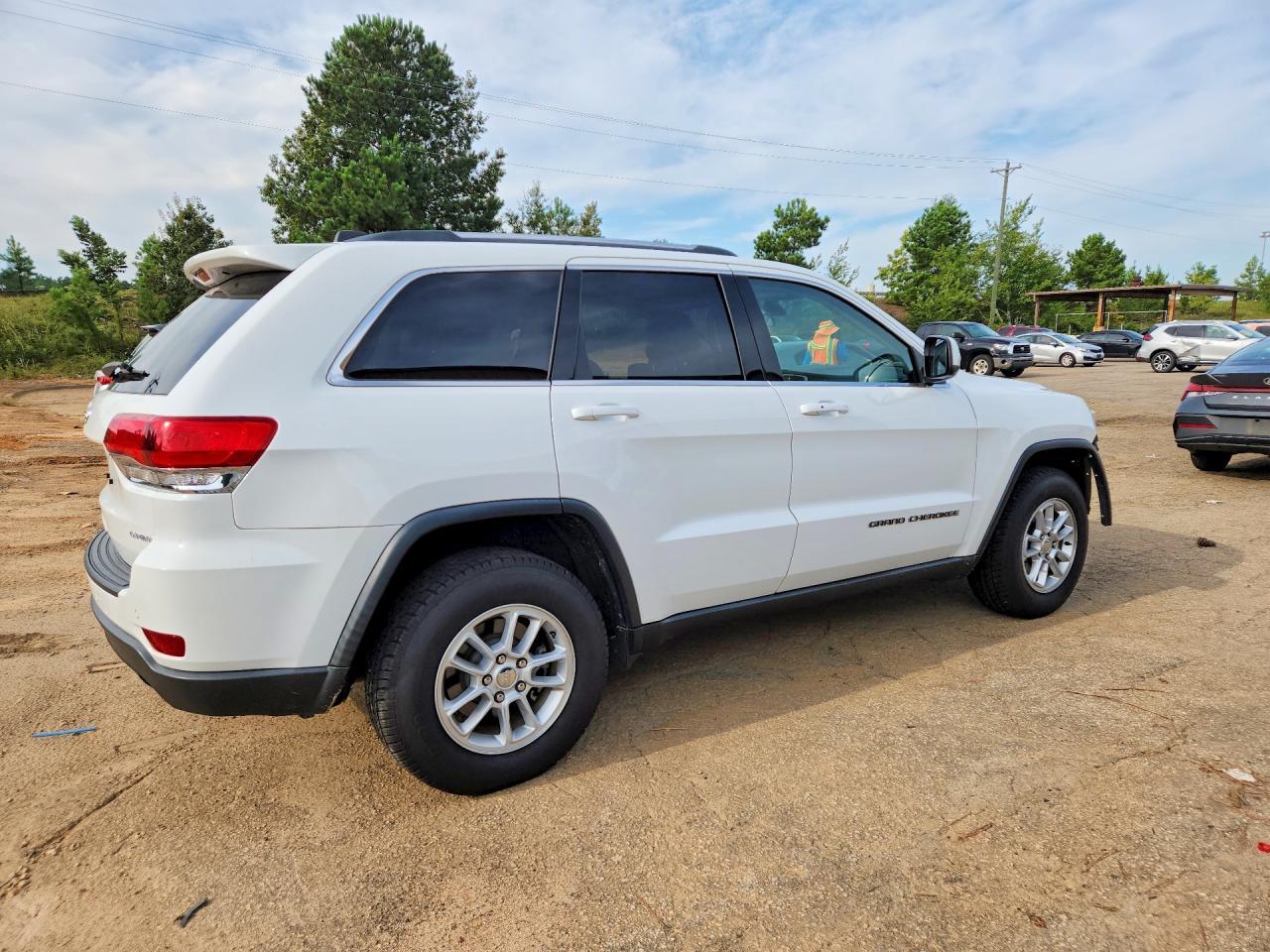 2019 Jeep Grand Cherokee Laredo - zdjęcie 3