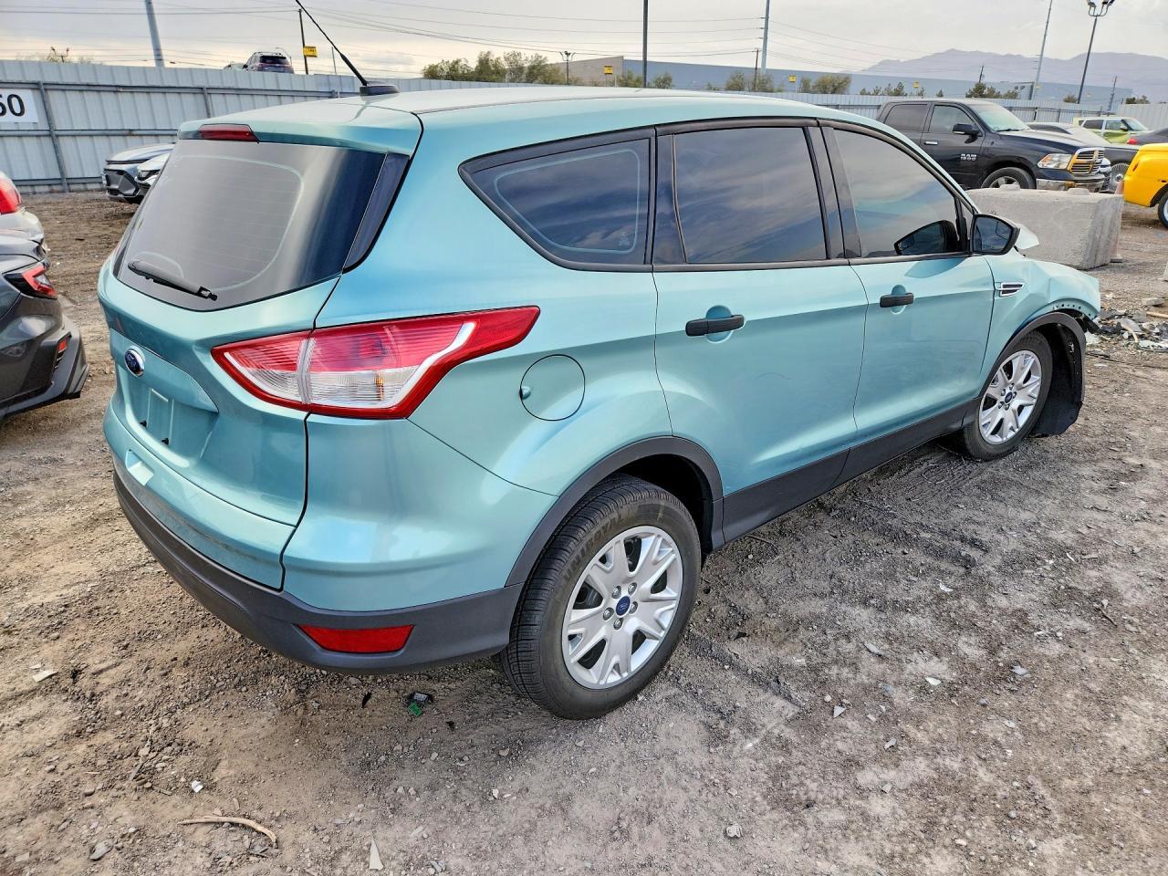 2013 Ford Escape S - zdjęcie 3