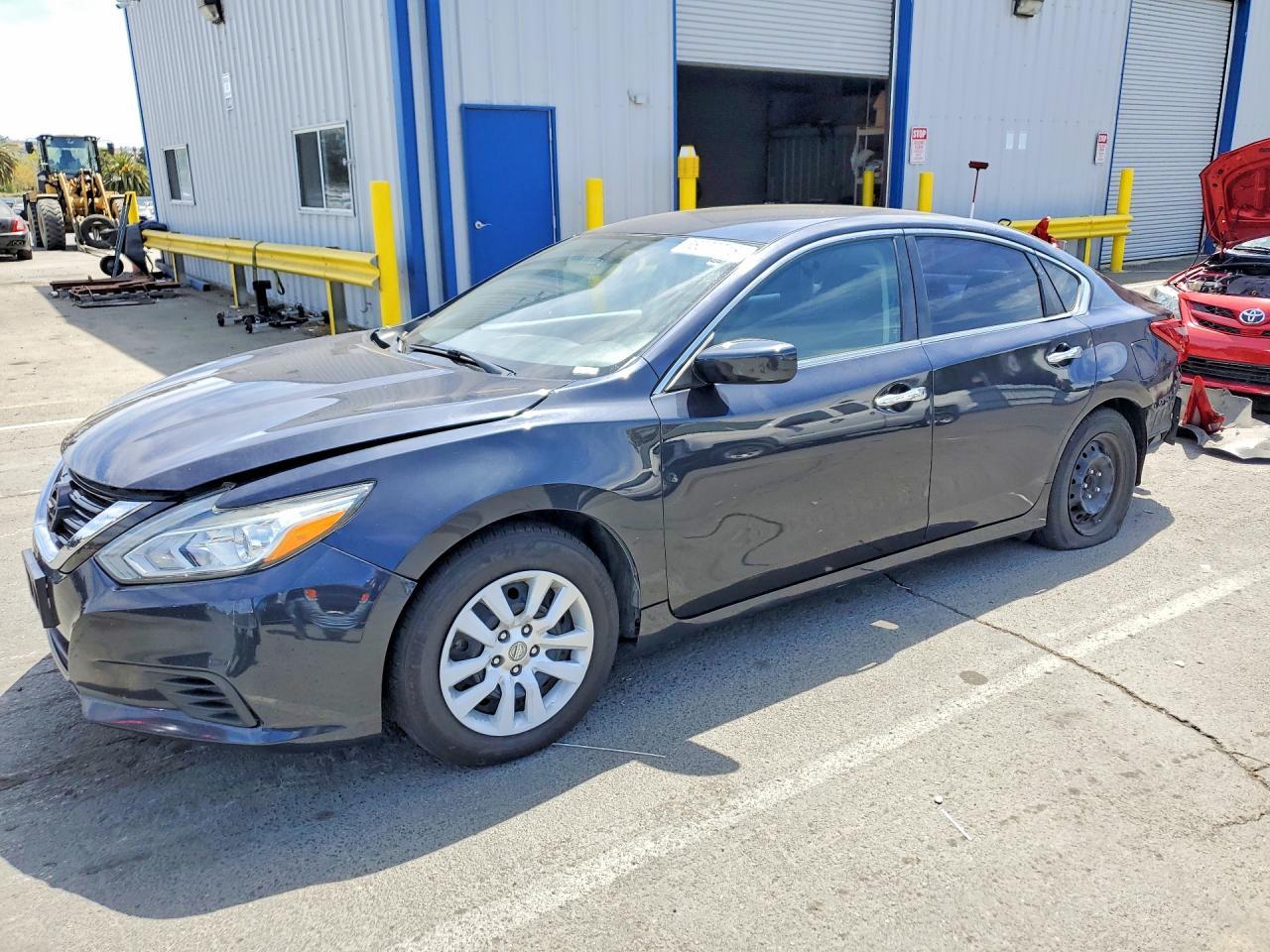 2018 Nissan Altima 2.5 S - zdjęcie główne