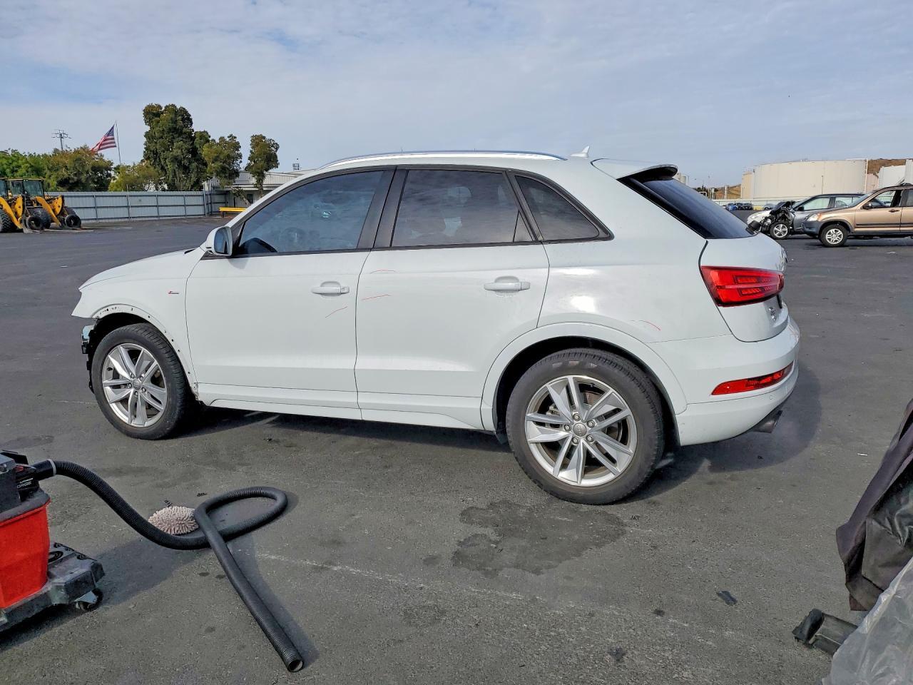 Audi Q3 - zdjęcie 2