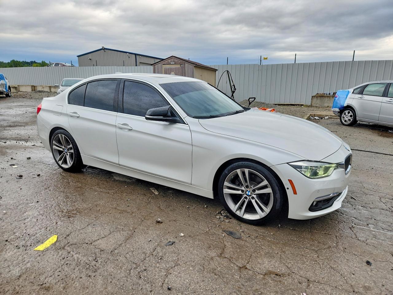 2018 BMW Seria 3 330i - zdjęcie 4