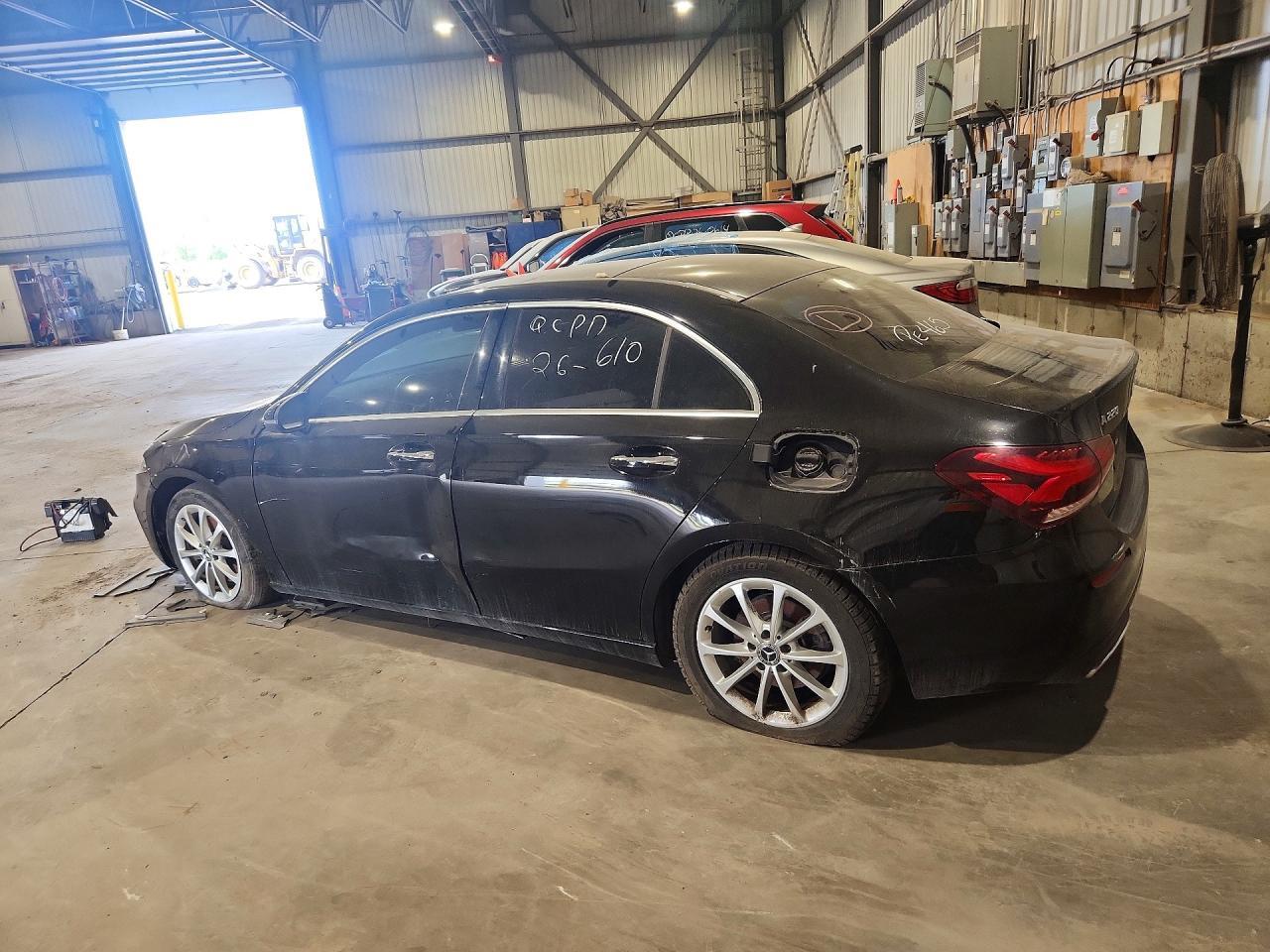 2021 Mercedes-Benz A 220 4Matic - zdjęcie 2