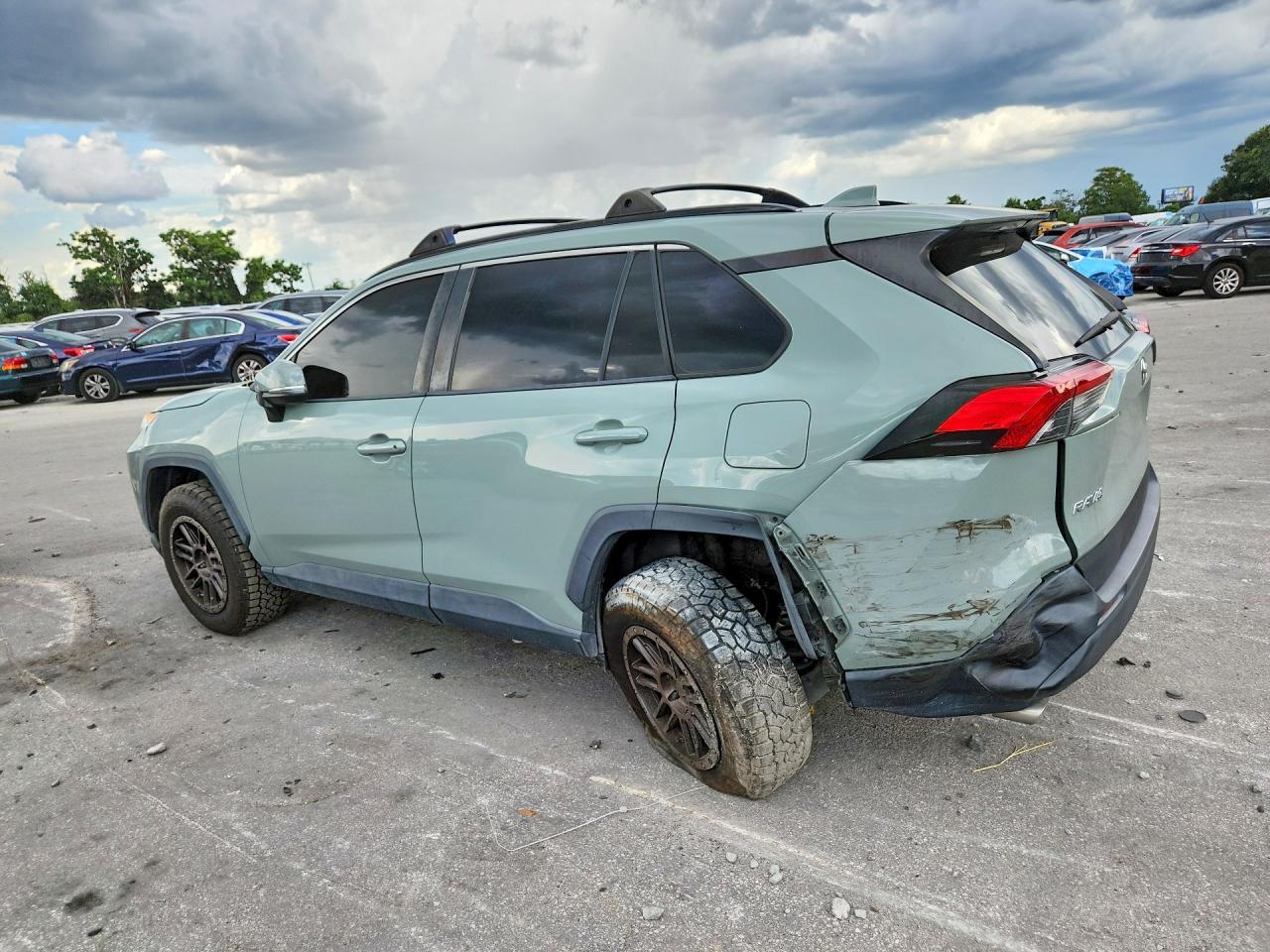 2019 Toyota Rav4 Xle - zdjęcie 2