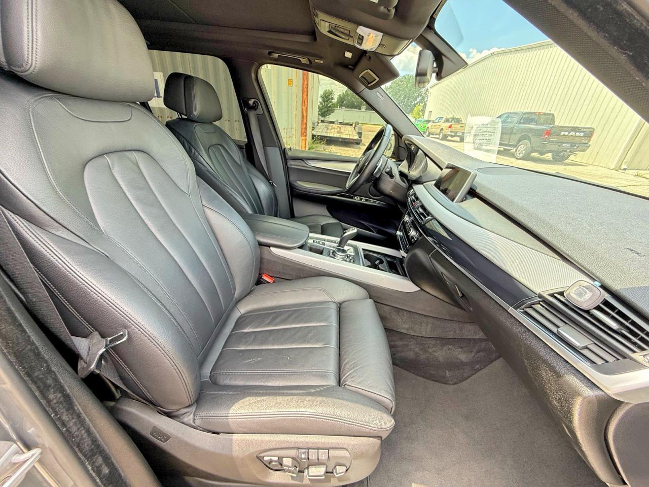 2015 BMW X5 xDrive50I - zdjęcie 5