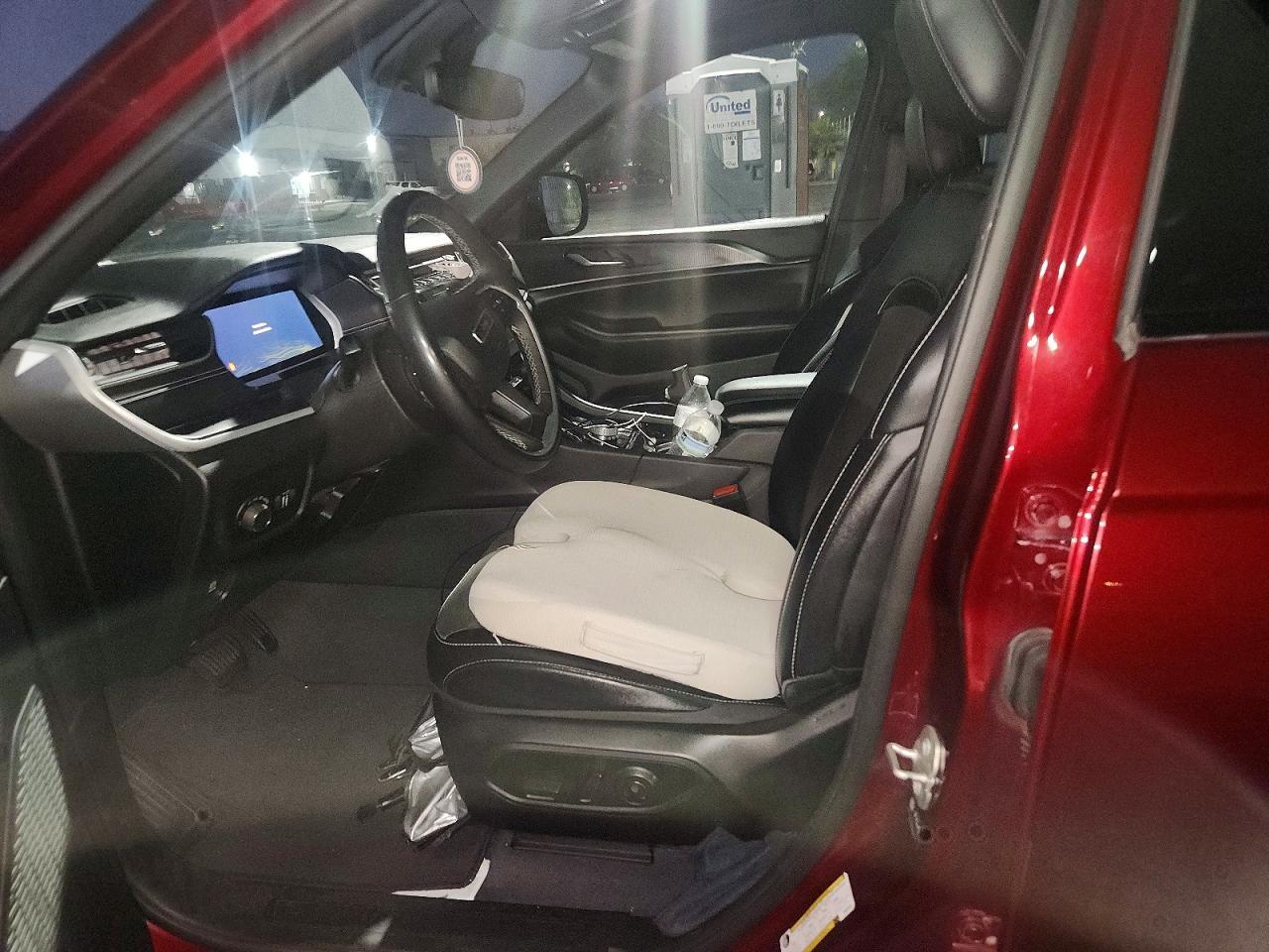 2023 Jeep Grand Cherokee L Laredo - zdjęcie 7