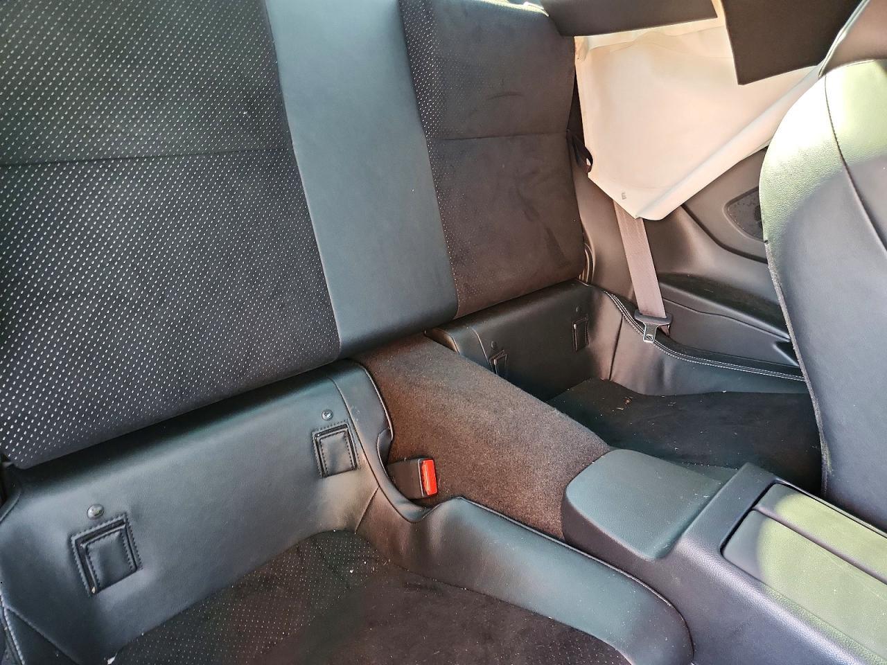 2024 Toyota Gr 86 Premium - zdjęcie 10