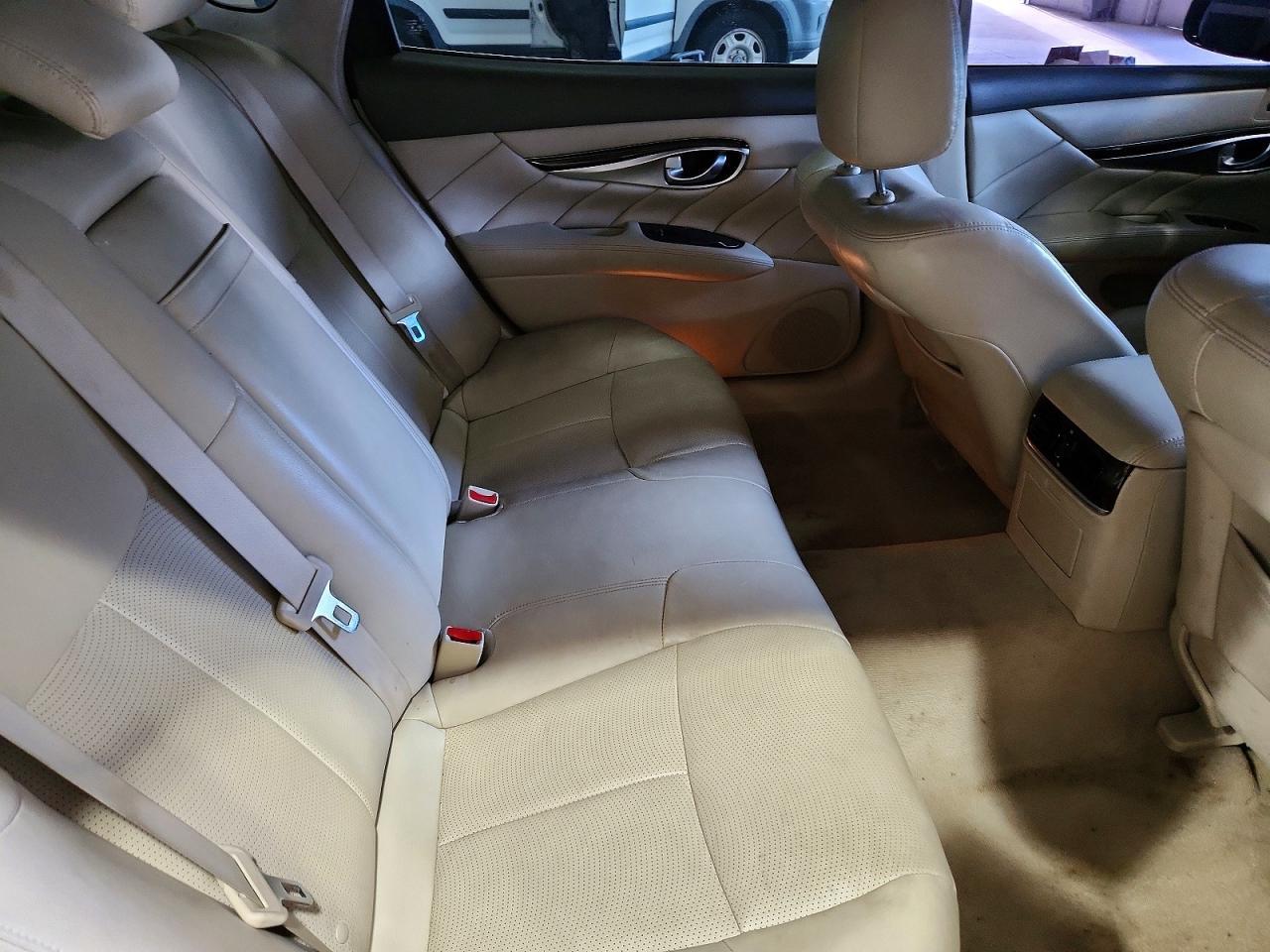 2015 Infiniti Q70L 3.7 - zdjęcie 10