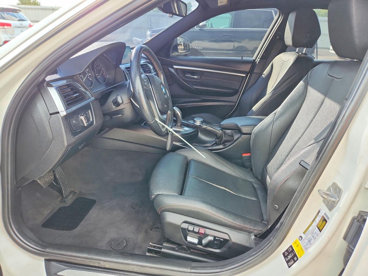 2017 BMW Seria 3 330i - zdjęcie 7