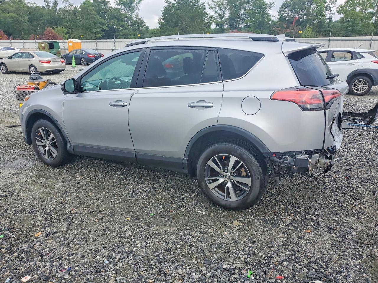 2017 Toyota Rav4 Xle - zdjęcie 2