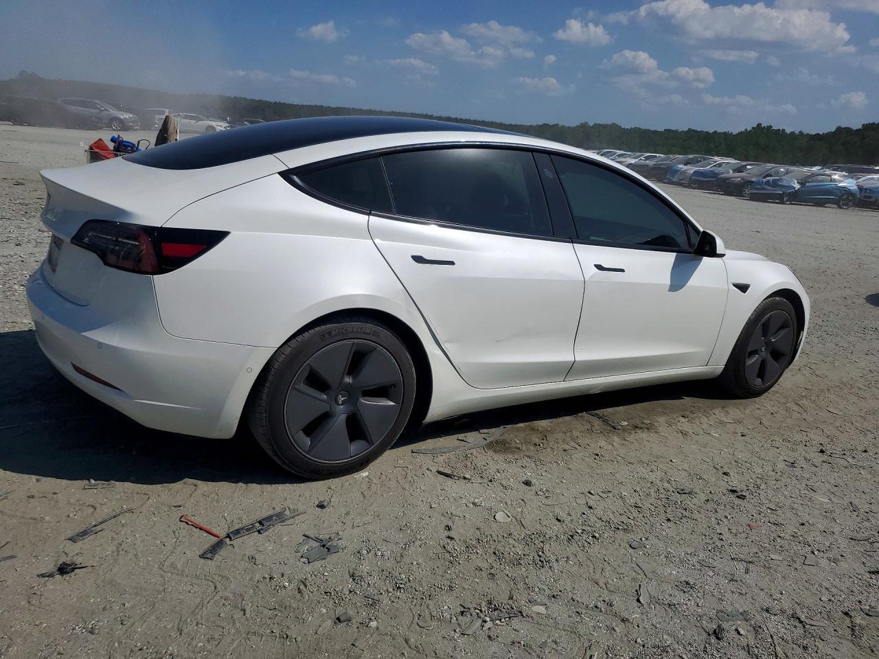 2021 Tesla Model 3 - zdjęcie 3