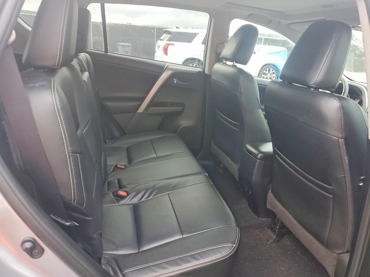 2017 Toyota Rav4 Xle - zdjęcie 10