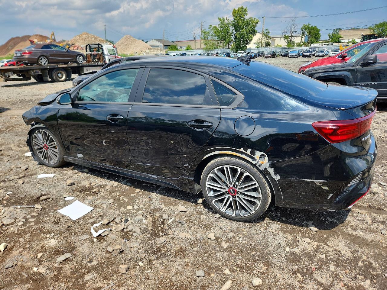 2023 Kia Forte Gt - zdjęcie 2