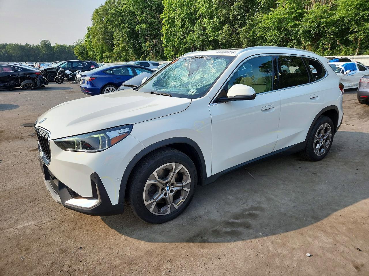 2023 BMW X1 xDrive28I - zdjęcie główne