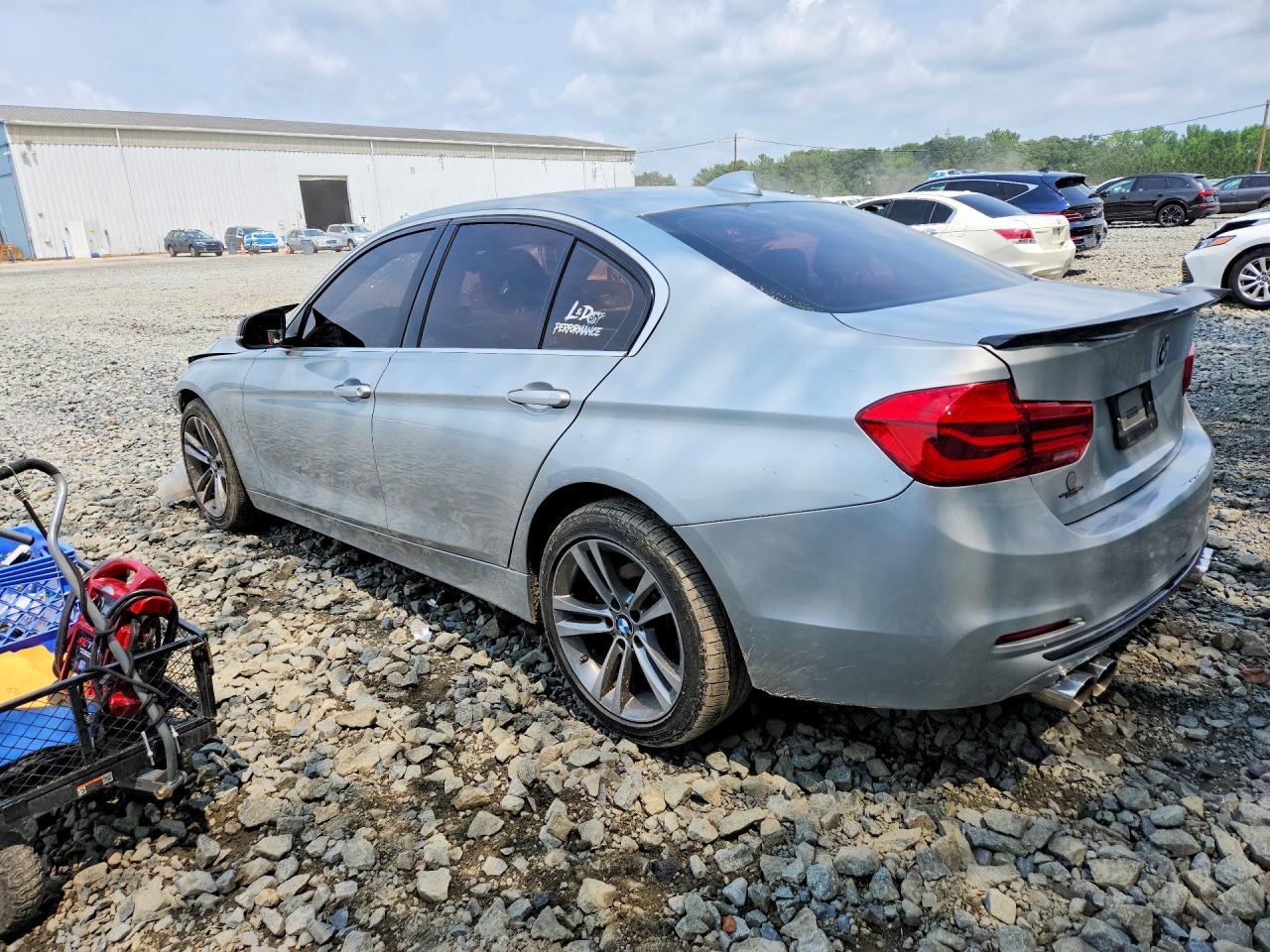 2018 BMW Seria 3 330i - zdjęcie 2
