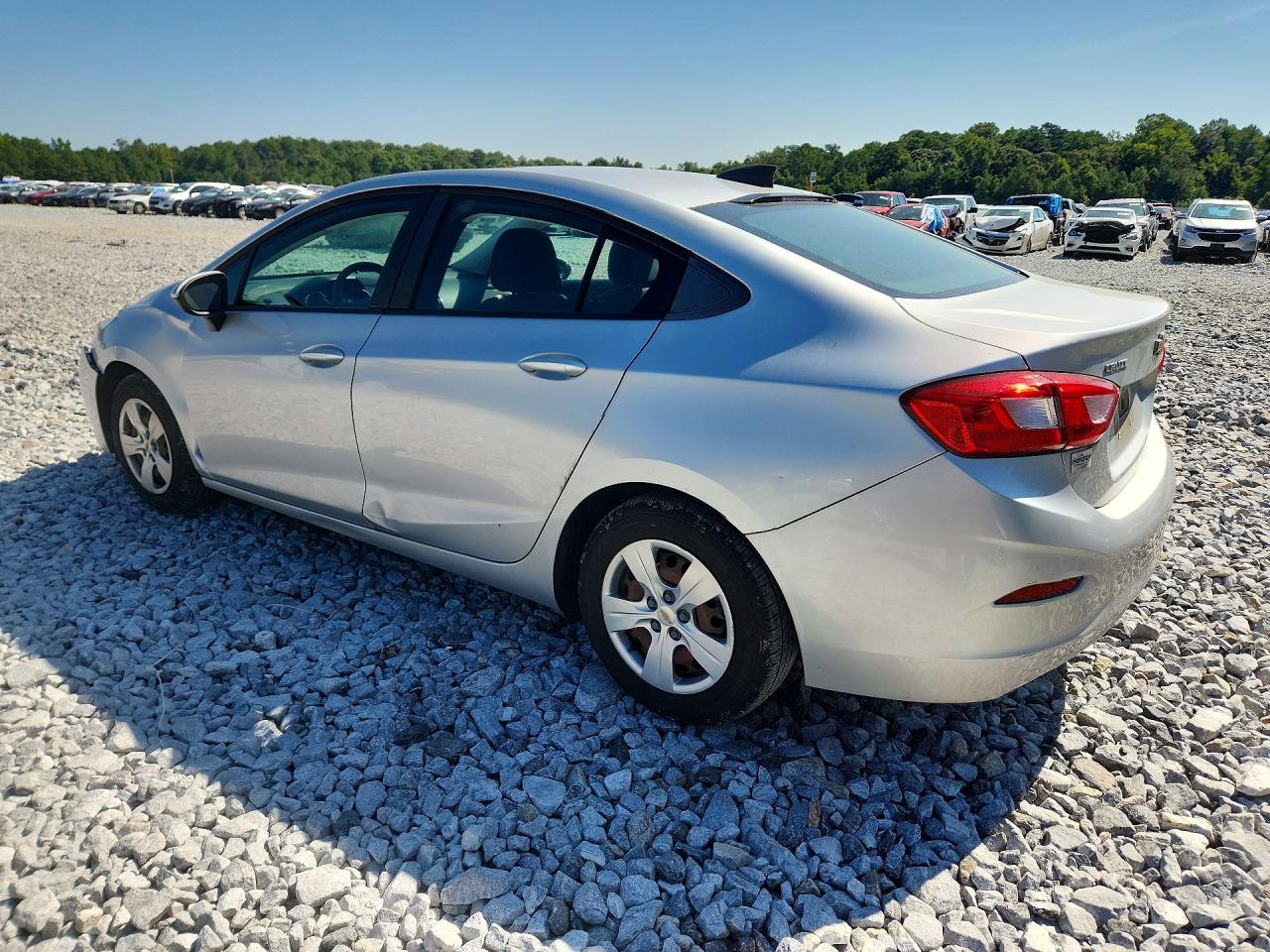 2018 Chevrolet Cruze Ls - zdjęcie 2