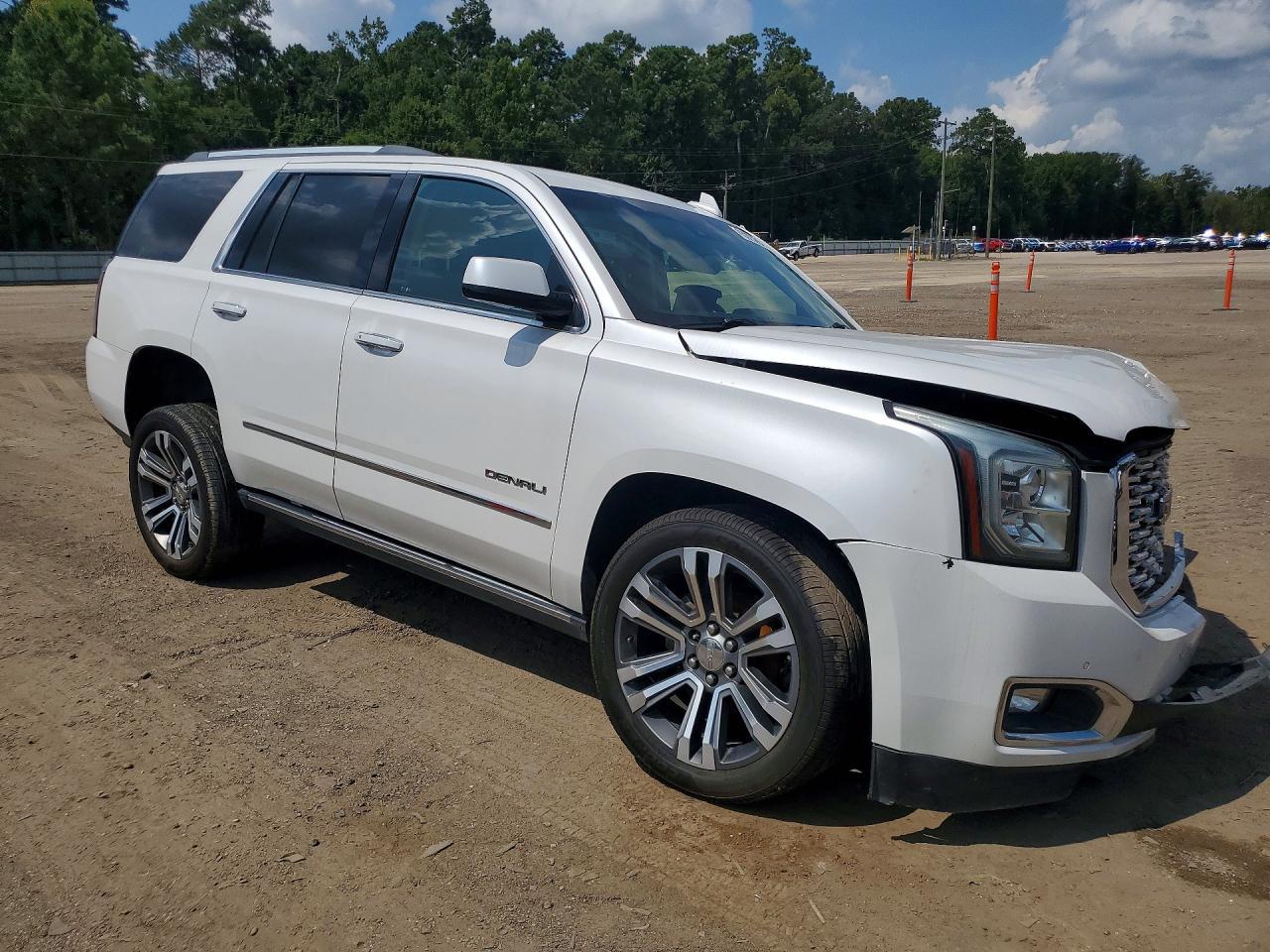 2019 GMC Yukon Denali - zdjęcie 4