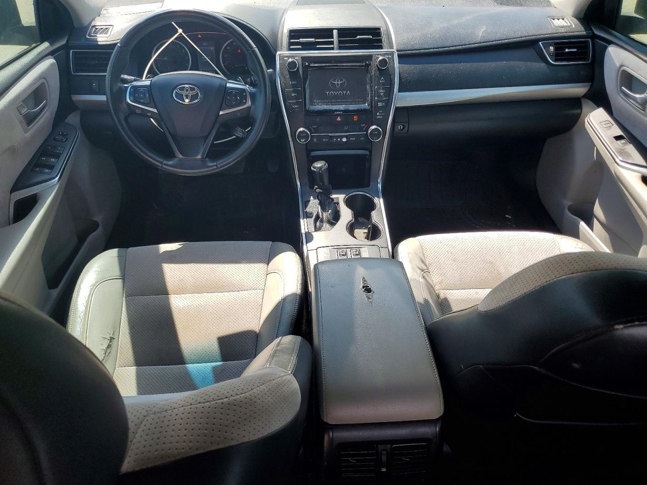 2016 Toyota Camry Xse - zdjęcie 8